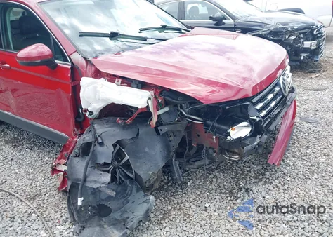 2018 Volkswagen Tiguan 2.0T Se/2.0T Sel z USA, uszkodzony, nr VIN 3VV2B7AX7JM197319